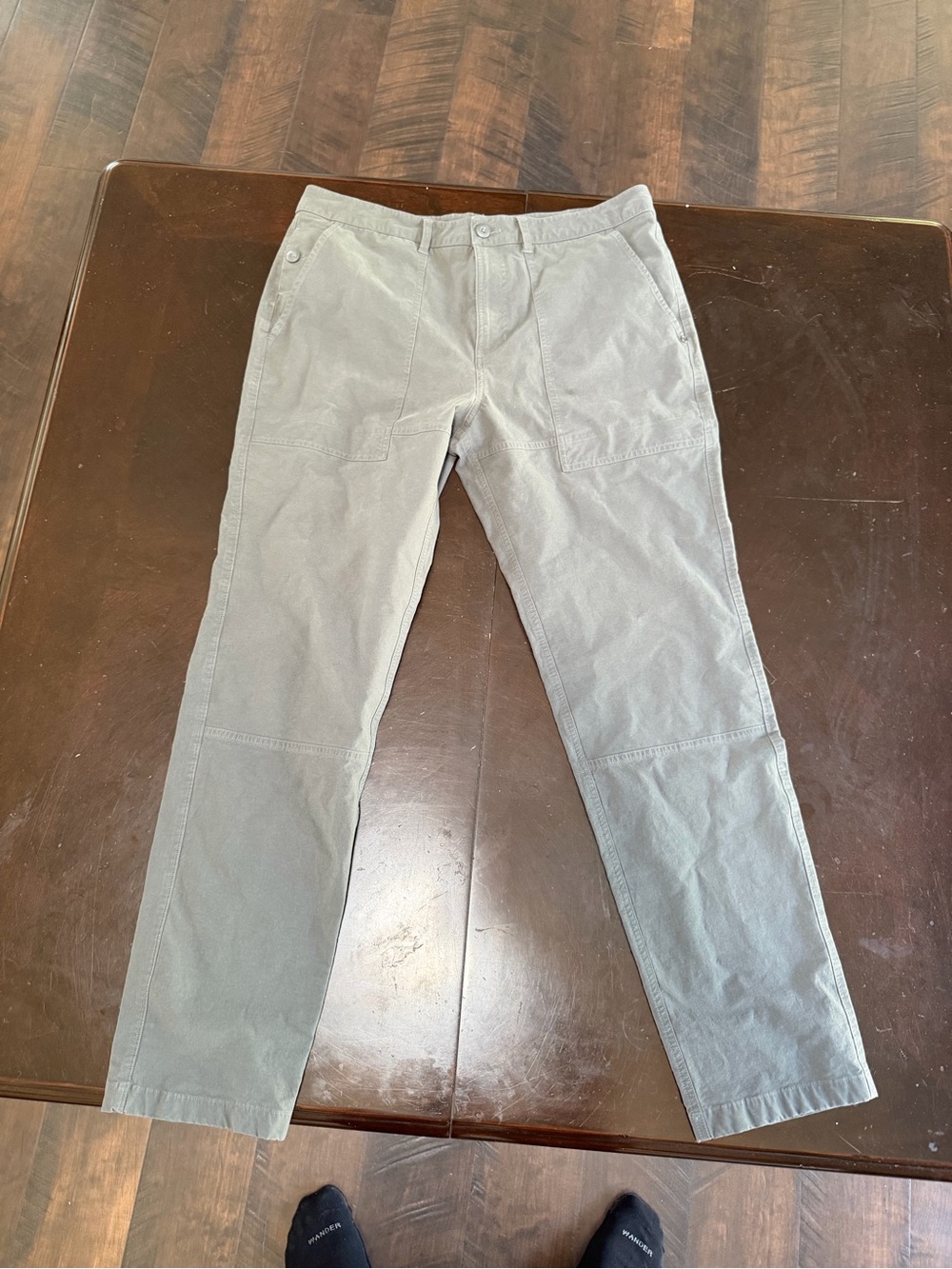 Vuori Men's Pants in Light Gray